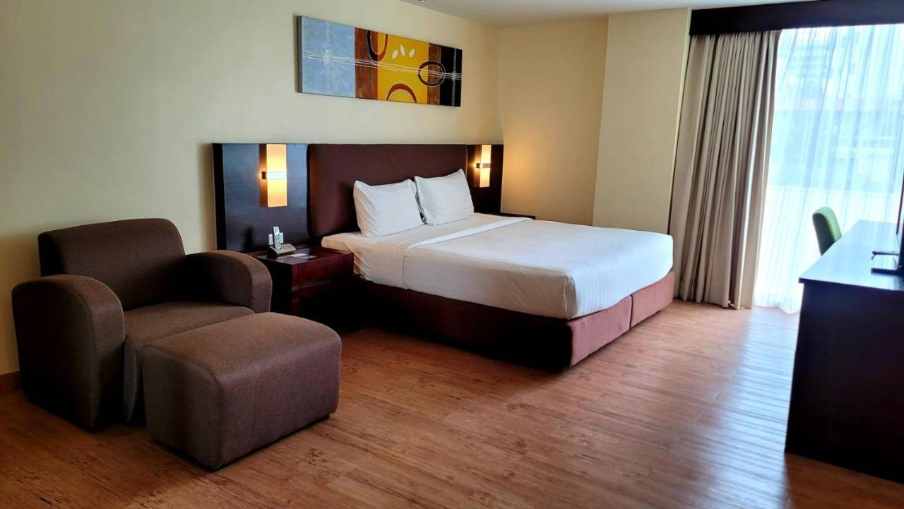 Lohas Residences Sukhumvit 2 Bangkok Bagian luar foto